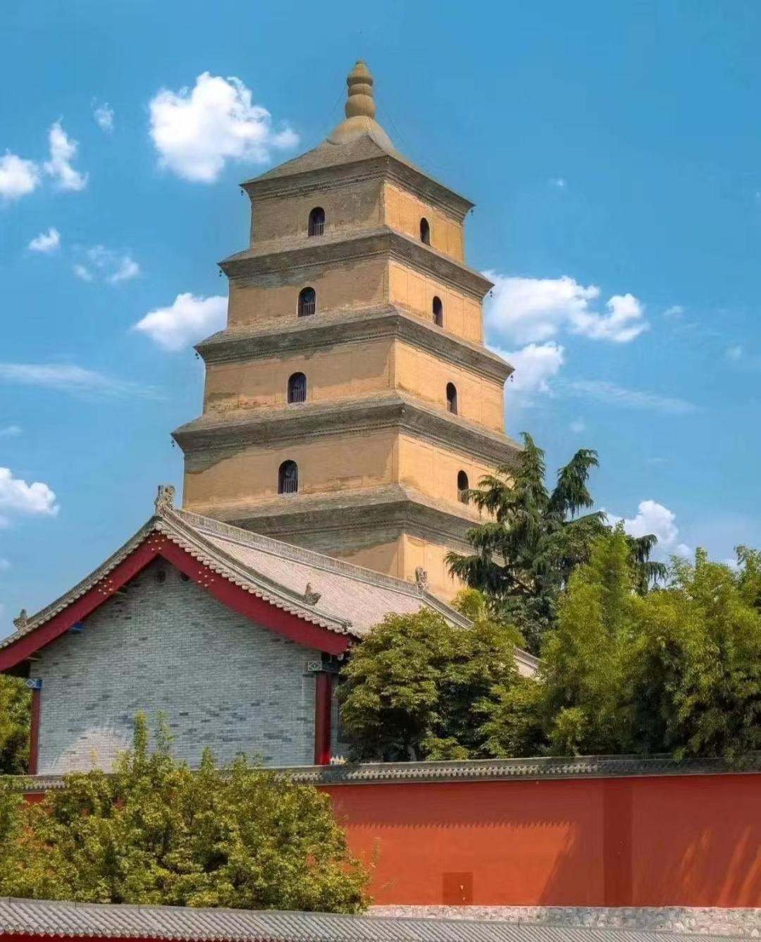 Campanile Xi'an Bell Tower Huimin Street Hotel 4*